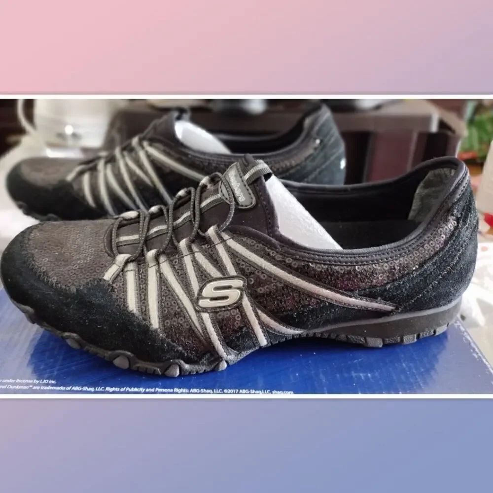 NWOT Skechers Sequin Leather Textile Comfort Sneakers Size 10